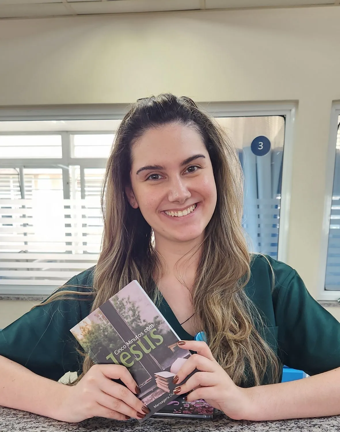 Capelania com Jesus de Natal visita hospital em Santo André